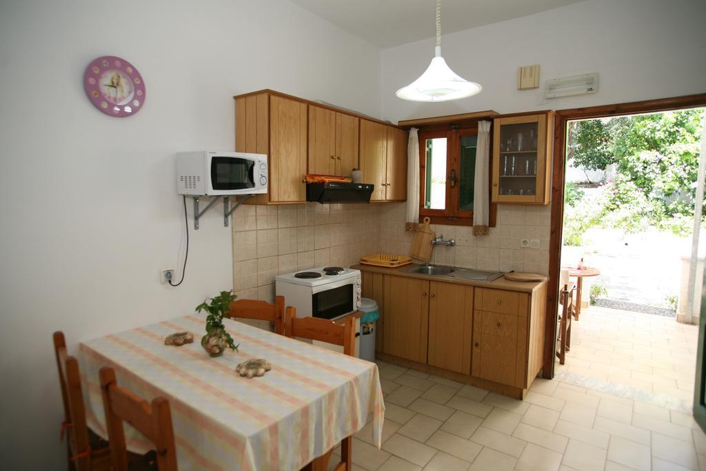 Alex-Giannis Apartments, バルバティ 部屋 写真