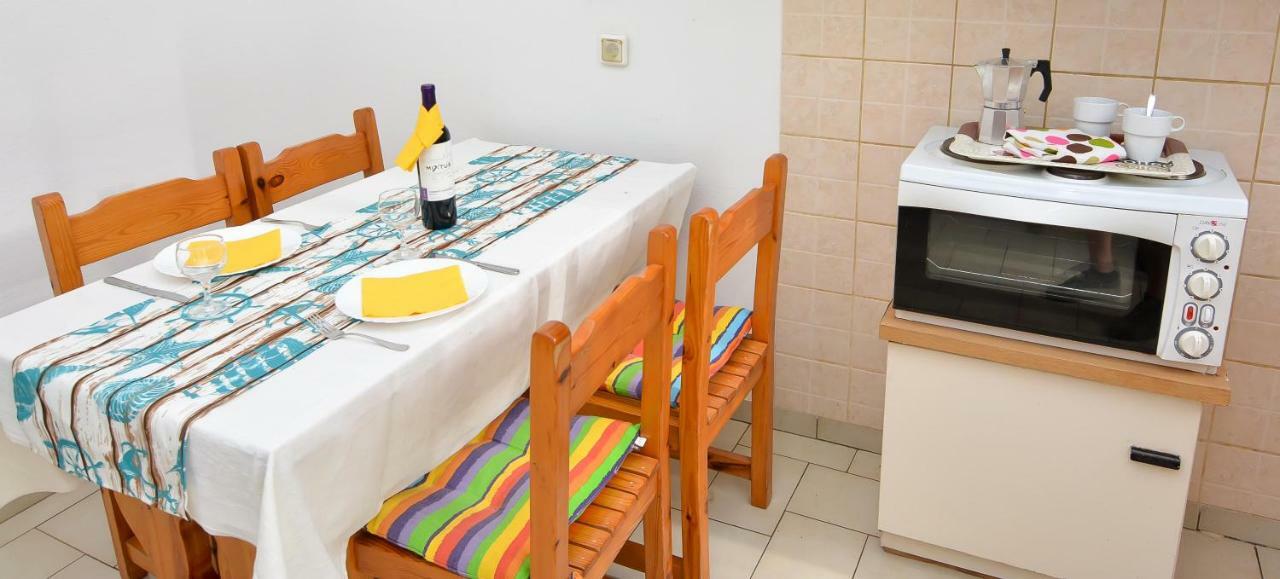 Alex-Giannis Apartments, バルバティ エクステリア 写真